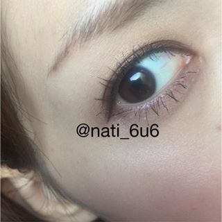 アイラインはやわらかいブラウンを選んで